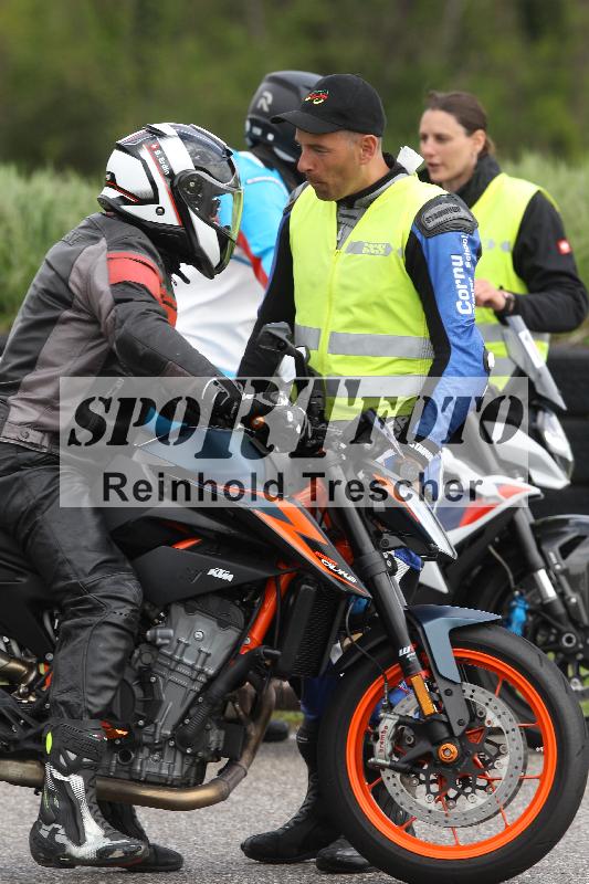 /Archiv-2025/10 23.04.2025 Cornu Master School ADR/rot-rouge/unklar